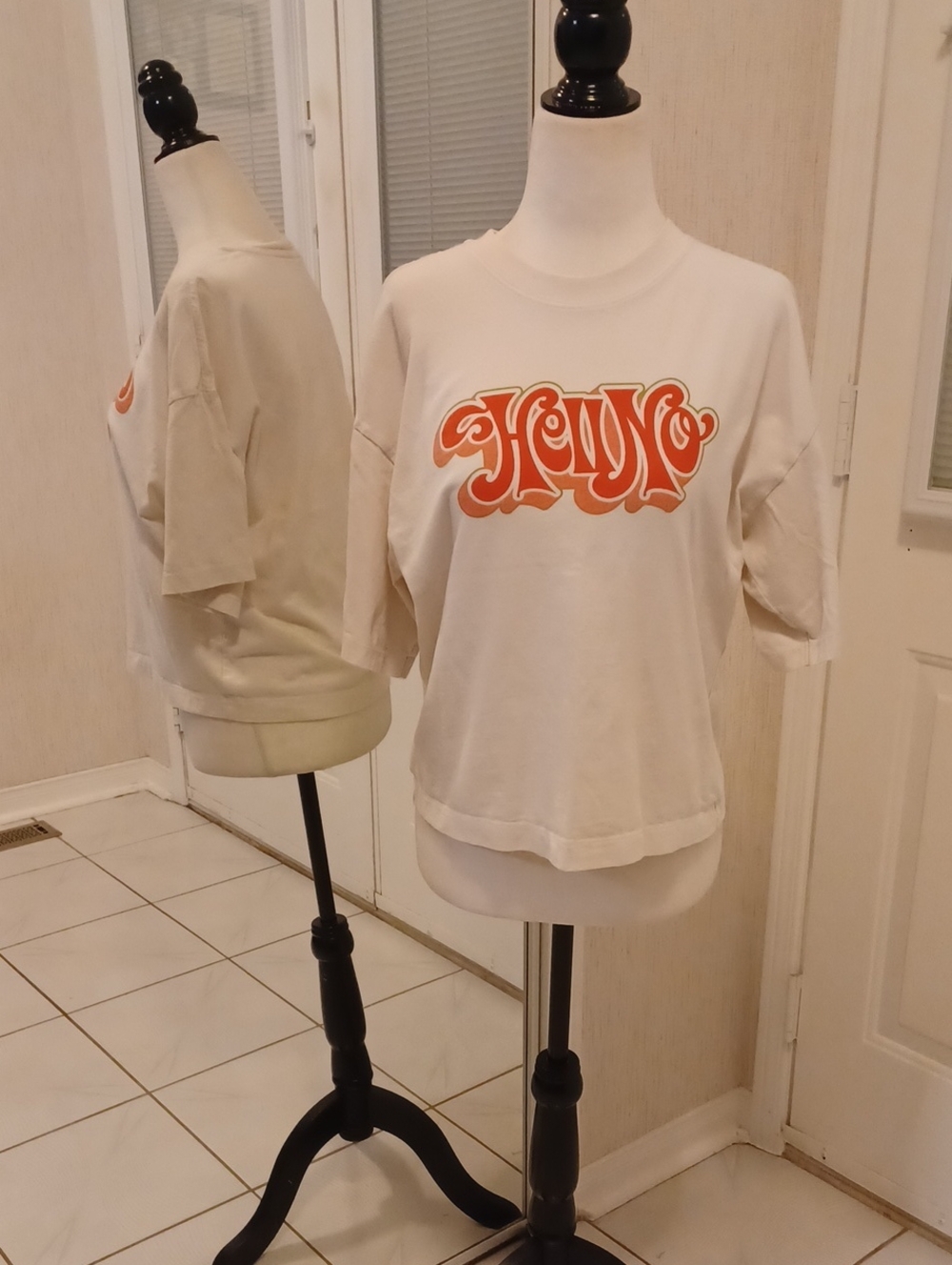 4/$60 Uniqlo "Hell No" Tee - Size XS
